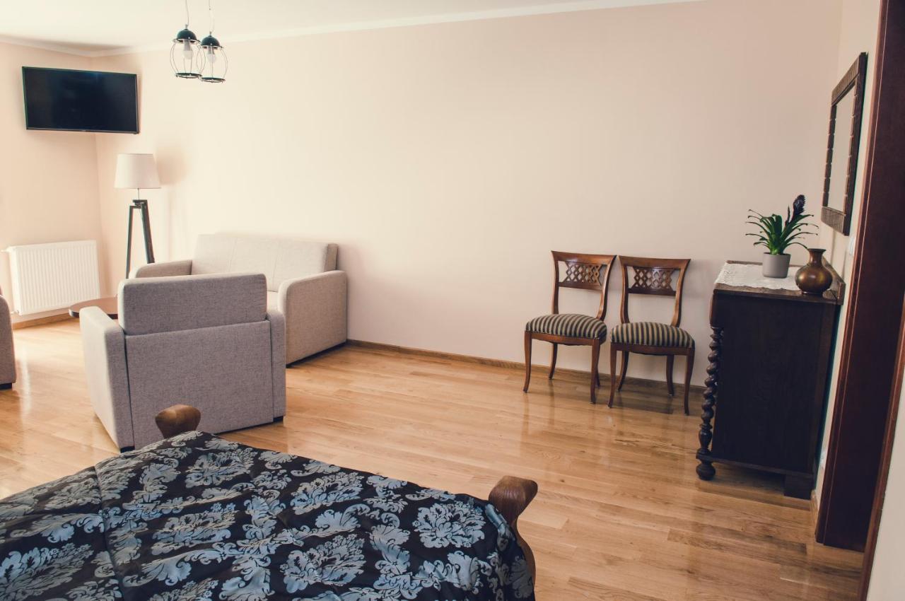 Dobranocka Hotel Malastow ภายนอก รูปภาพ