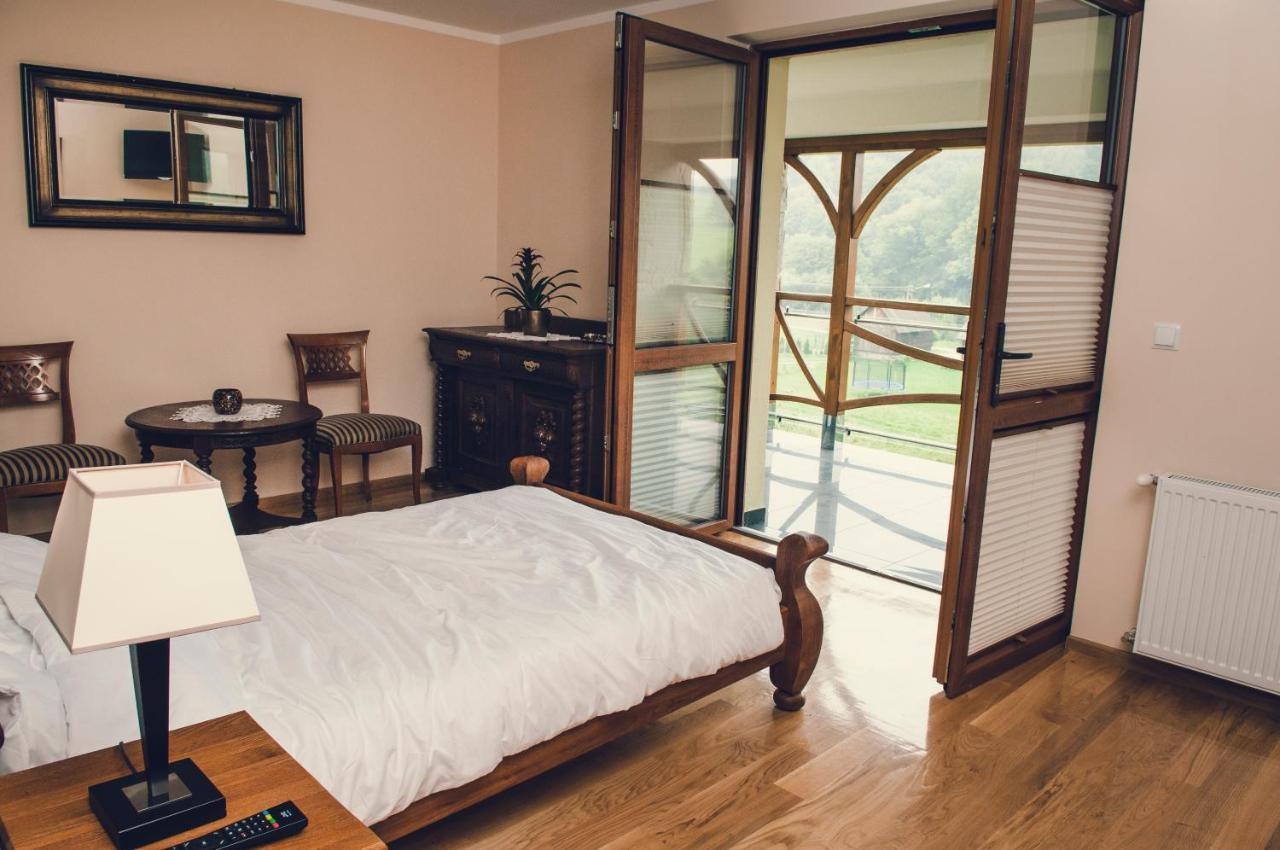 Dobranocka Hotel Malastow ภายนอก รูปภาพ